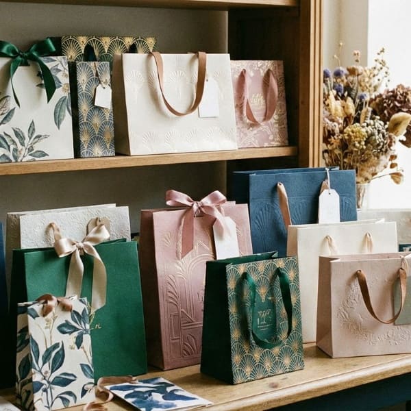 Упаковочные пакеты оптом: какие бывают и где купить для товара